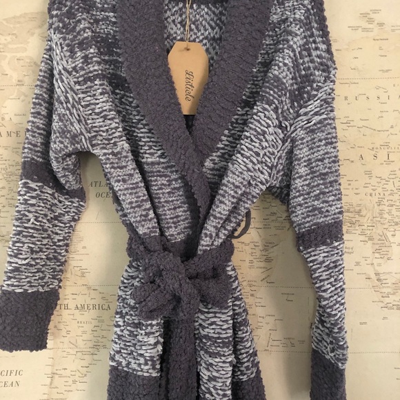 Cardigan - Picture 2 of 6